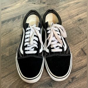 Vintage black vans. Size 8.5 woman. Size 7 means.